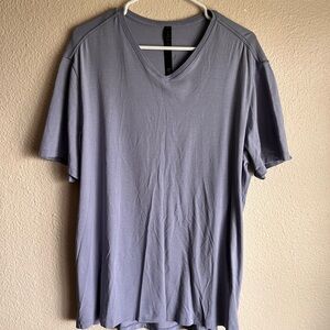 Men's light purple lululemon V-Neck Shirt